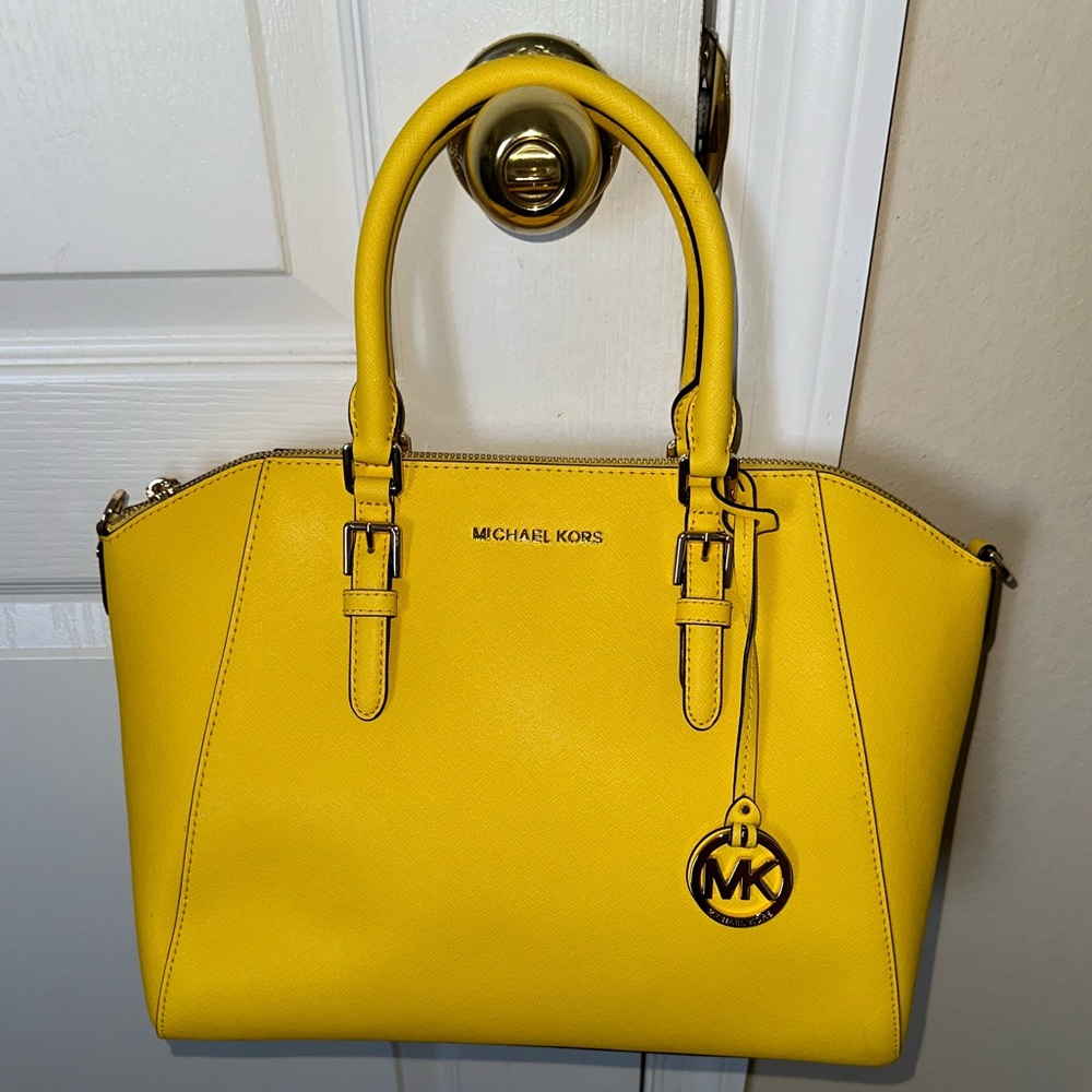 Michael kors yellow purse WITH TAG